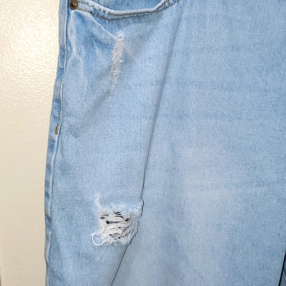 FOREVER 21 - MENS DENIM SHORTS 🩳 - Picture 3 of 9